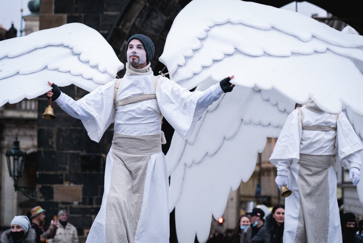 Адвента Прагу будут навещать «ангелы»