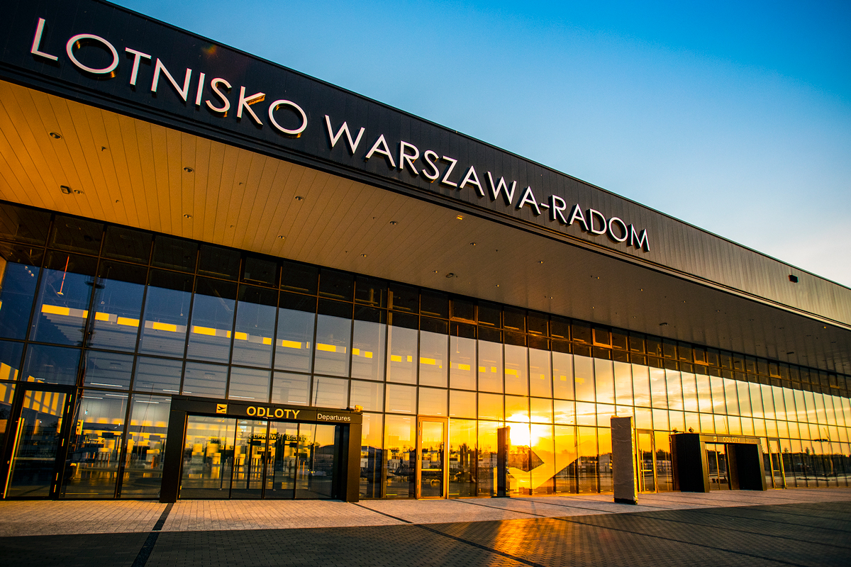 Під Варшавою, у Радомі відкрили новий аеропорт